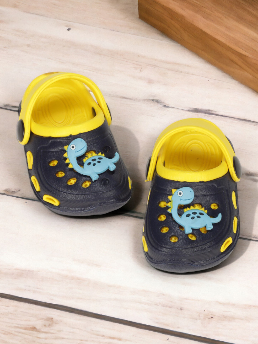 

Lil Lollipop Kids Self Design Rubber Anti-Slip Clogs, Black