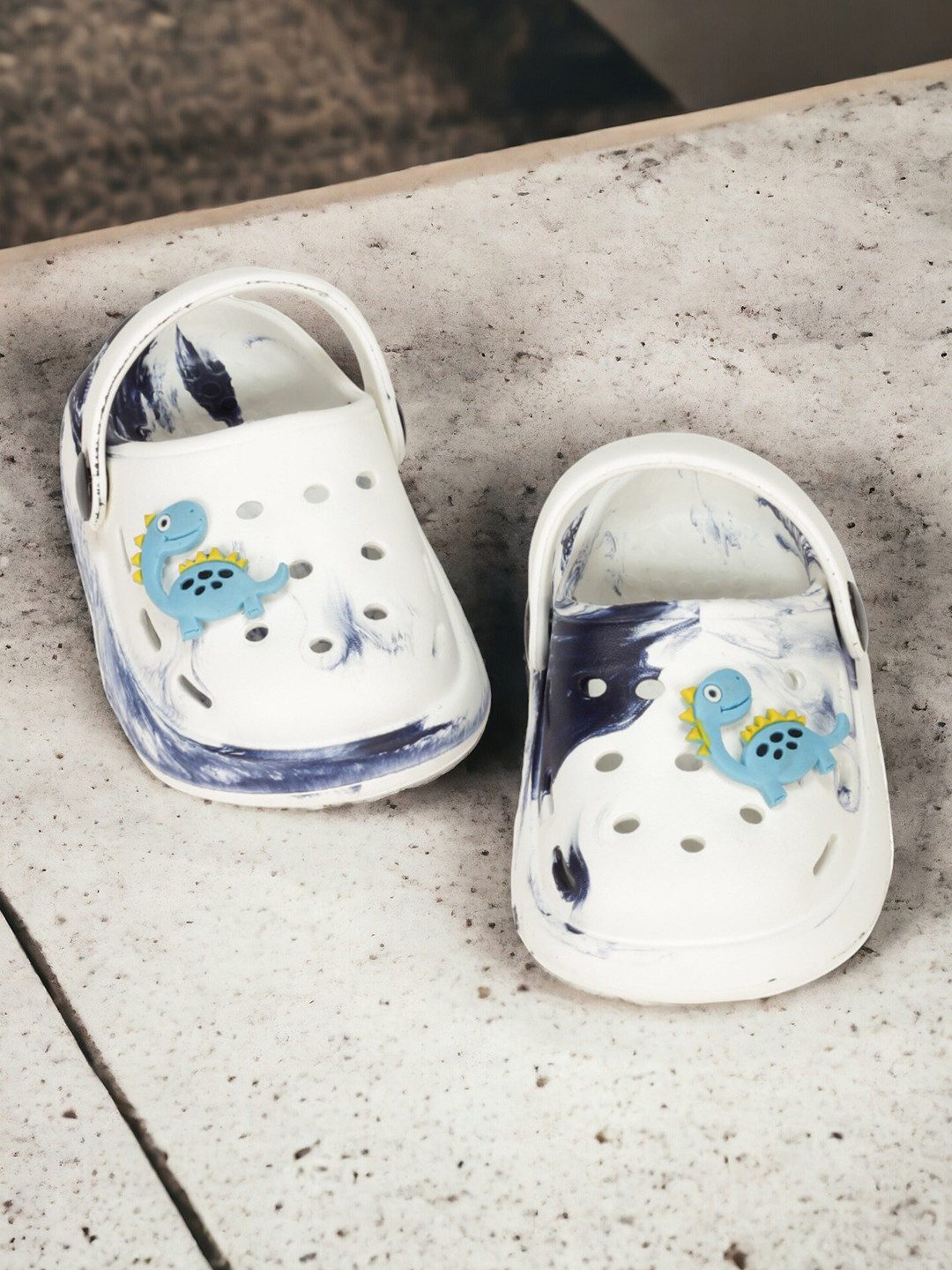 

Lil Lollipop Kids Applique Anti-Slip Clogs, White