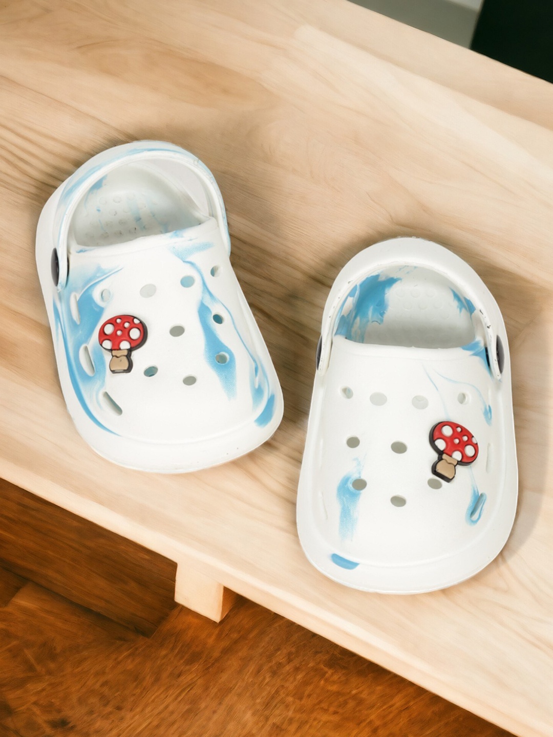 

Lil Lollipop Kids Self Design Anti-Slip Clogs, White