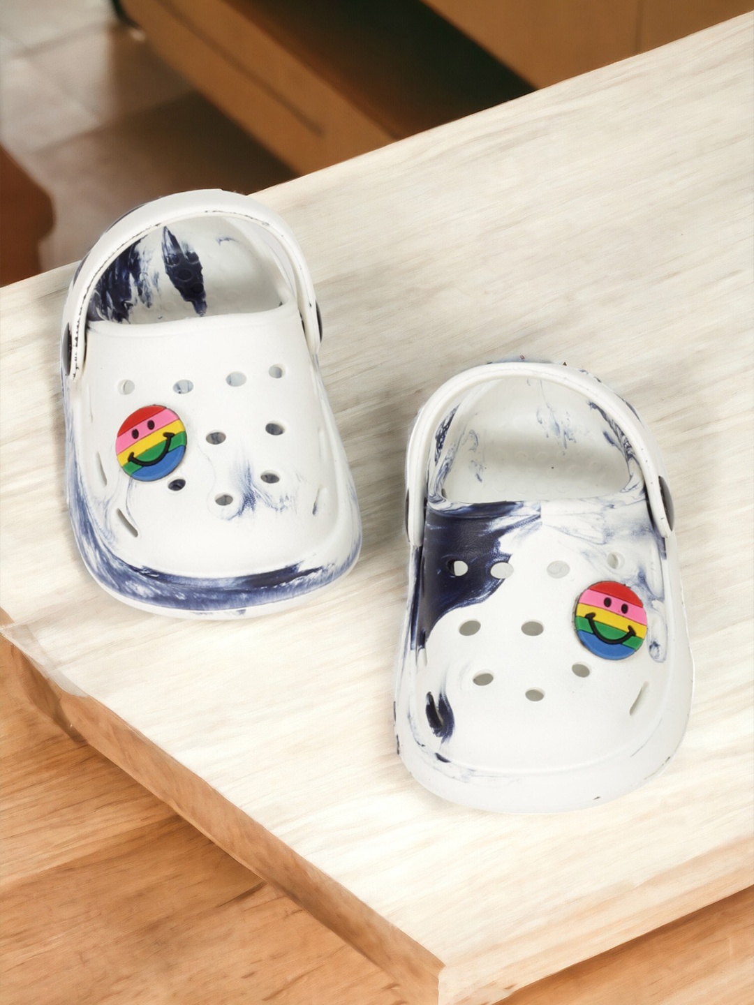 

Lil Lollipop Kids Self Design Anti-Slip Clogs, White
