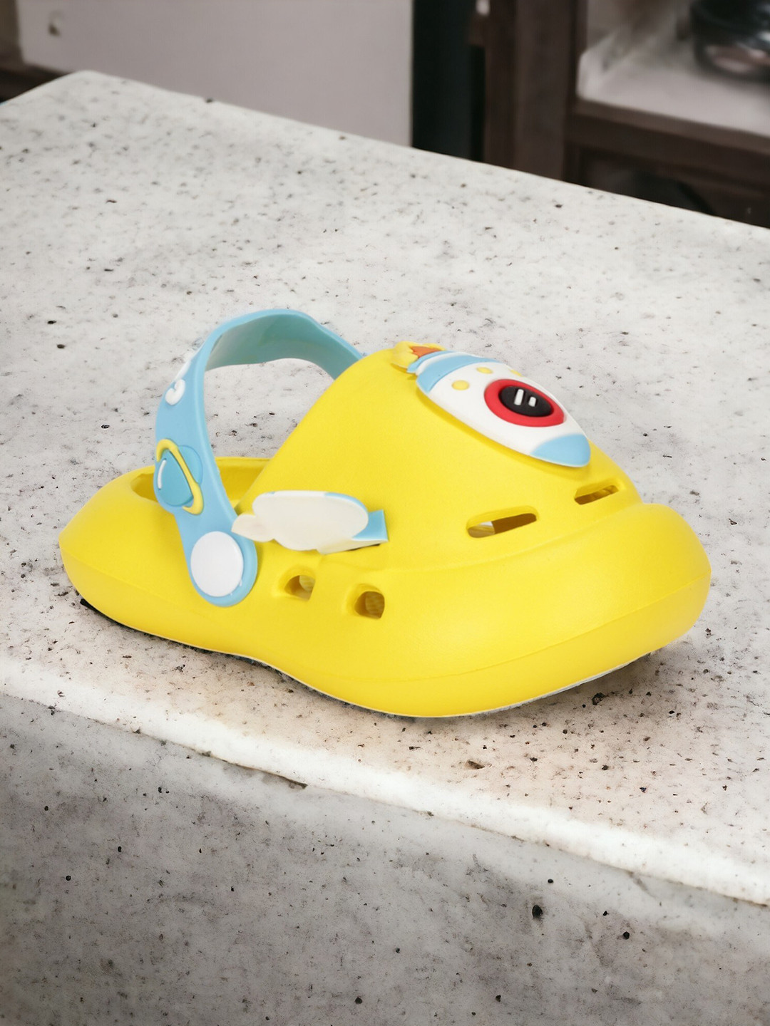 

Lil Lollipop Kids Self Design Anti-Slip Clogs, Yellow