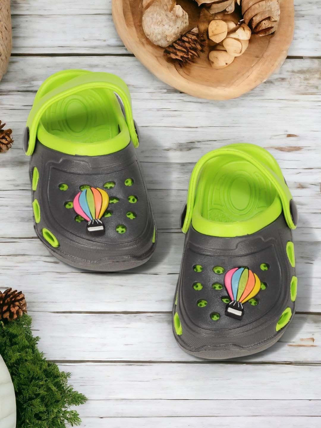 

Lil Lollipop Kids Anti-Slip Clogs, Green