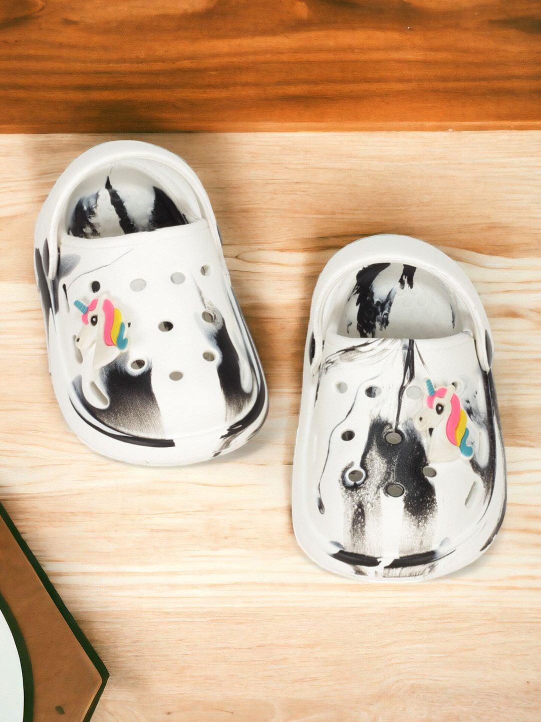 

Lil Lollipop Kids Self Design Anti-Slip Clogs, White