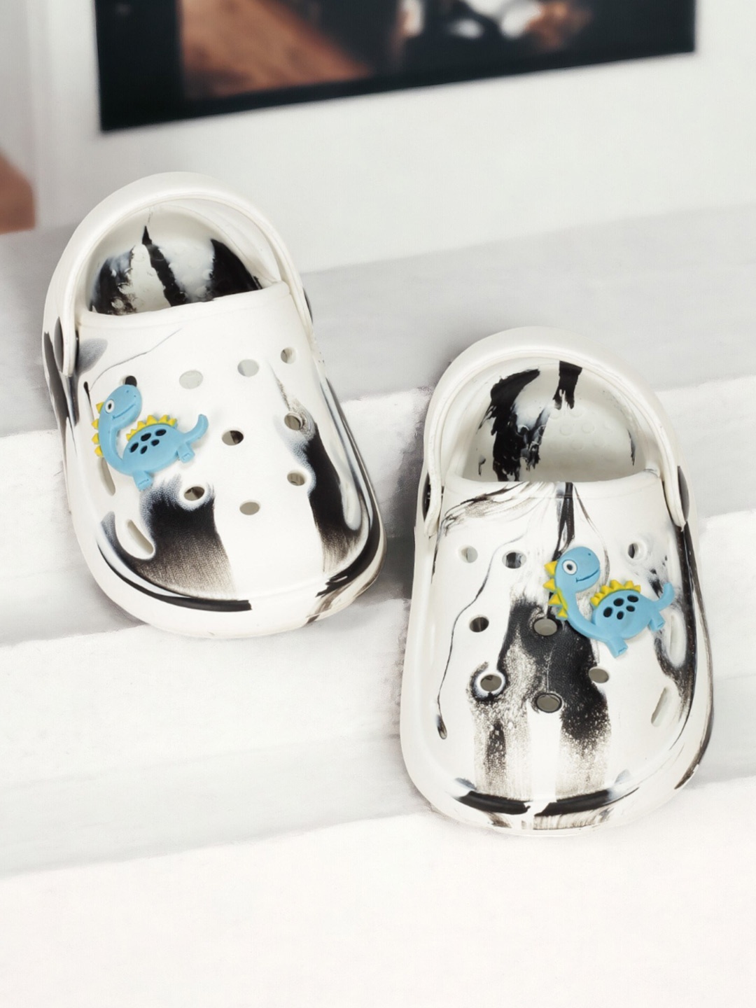 

Lil Lollipop Kids Rubber Anti-Slip Clogs, White