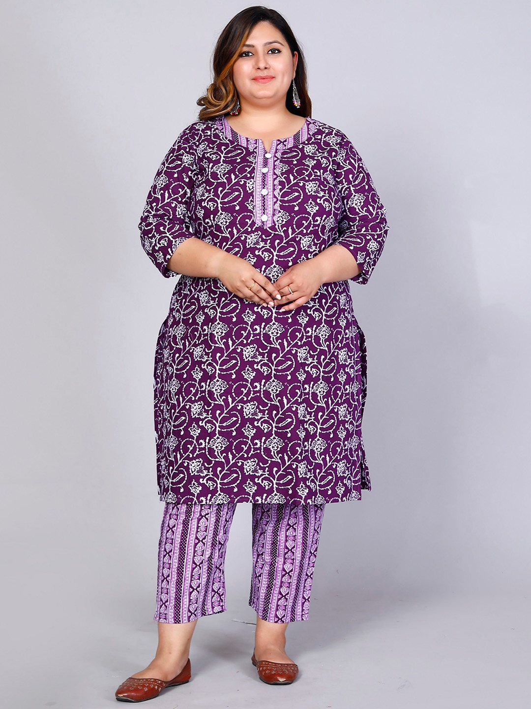 

PNEHA Plus Size Floral Printed Pure Cotton Straight Kurta With Trousers, Purple