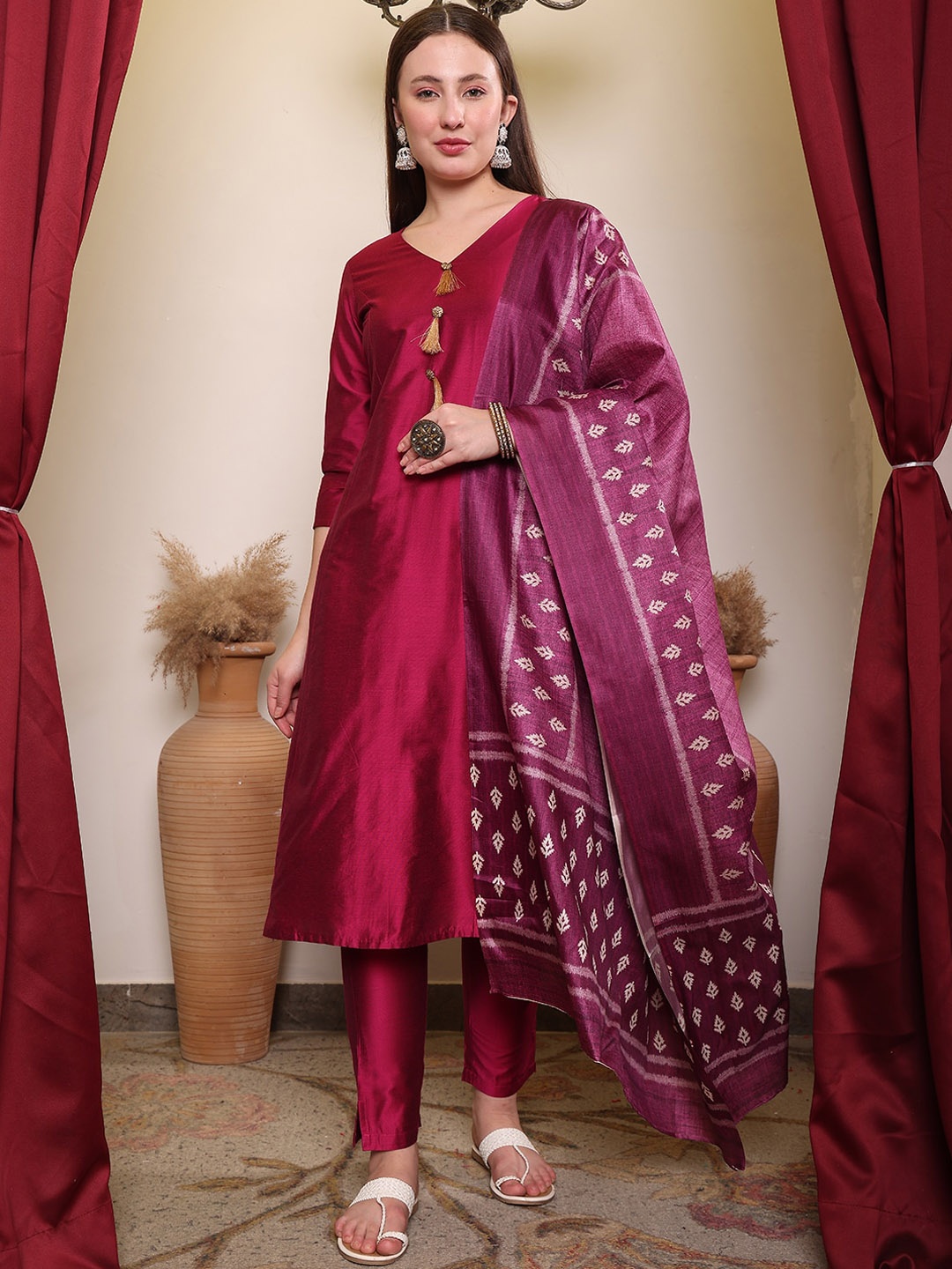

House of Pataudi V-Neck Three-Quarter Sleeves A-Line Kurta Set, Maroon