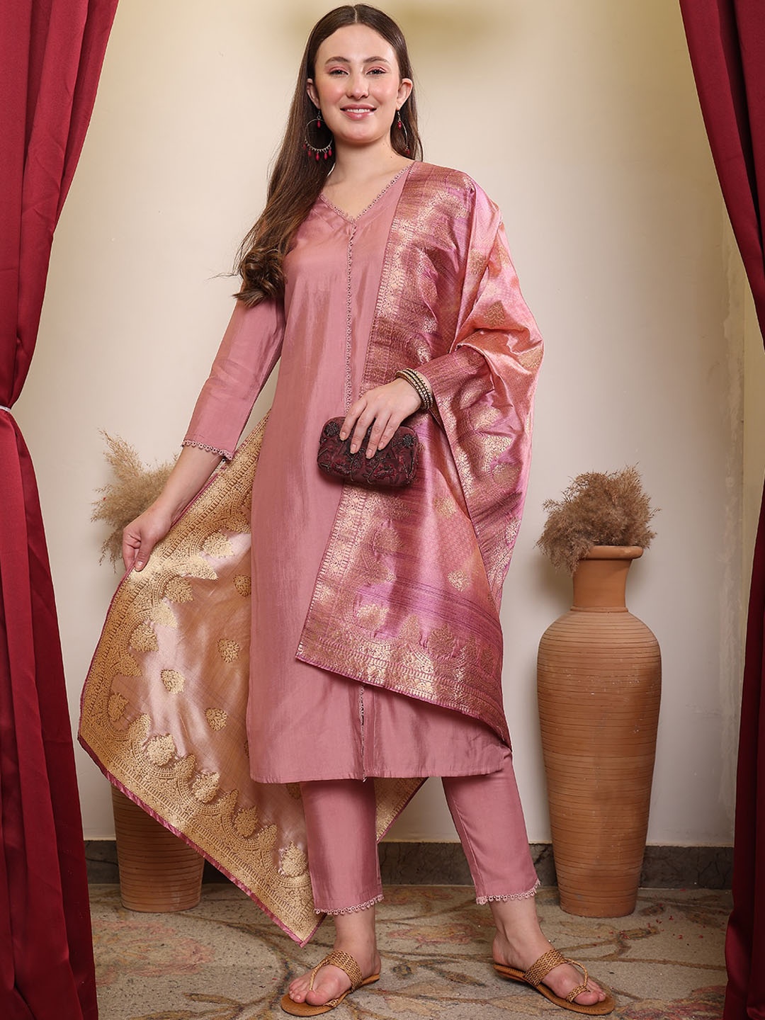 

House of Pataudi V-Neck Three-Quarter Sleeves Chanderi Silk Kurta Set, Peach