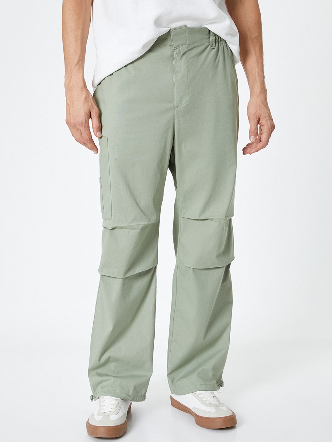 

Koton Men Mid-Rise Trousers, Olive