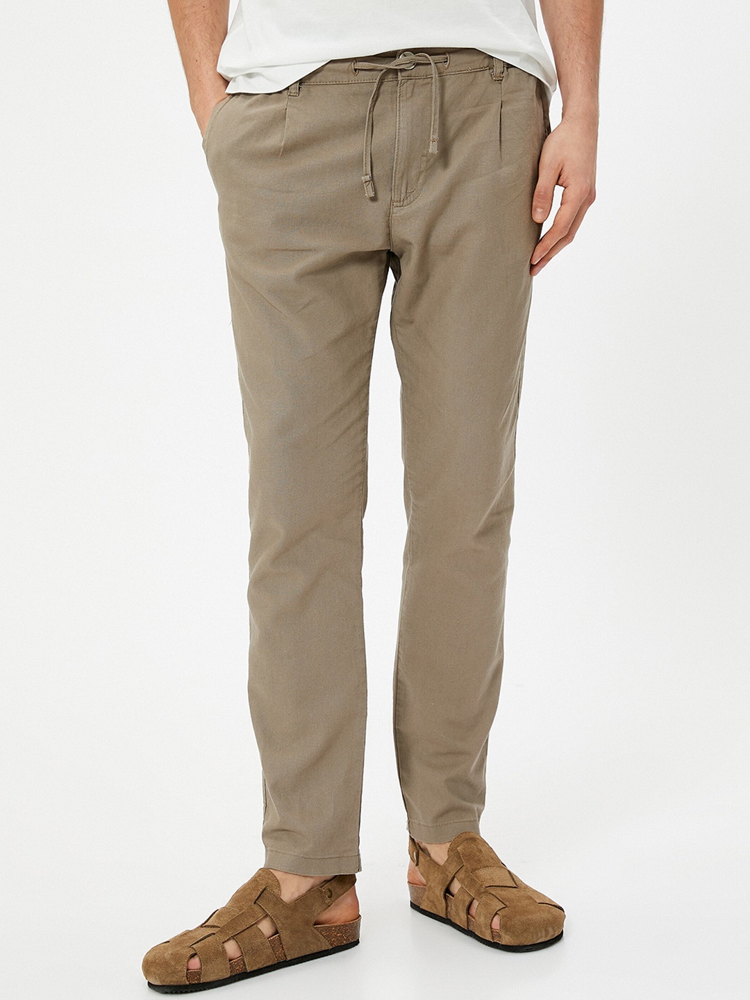 

Koton Men Mid-Rise Chinos Trousers, Brown
