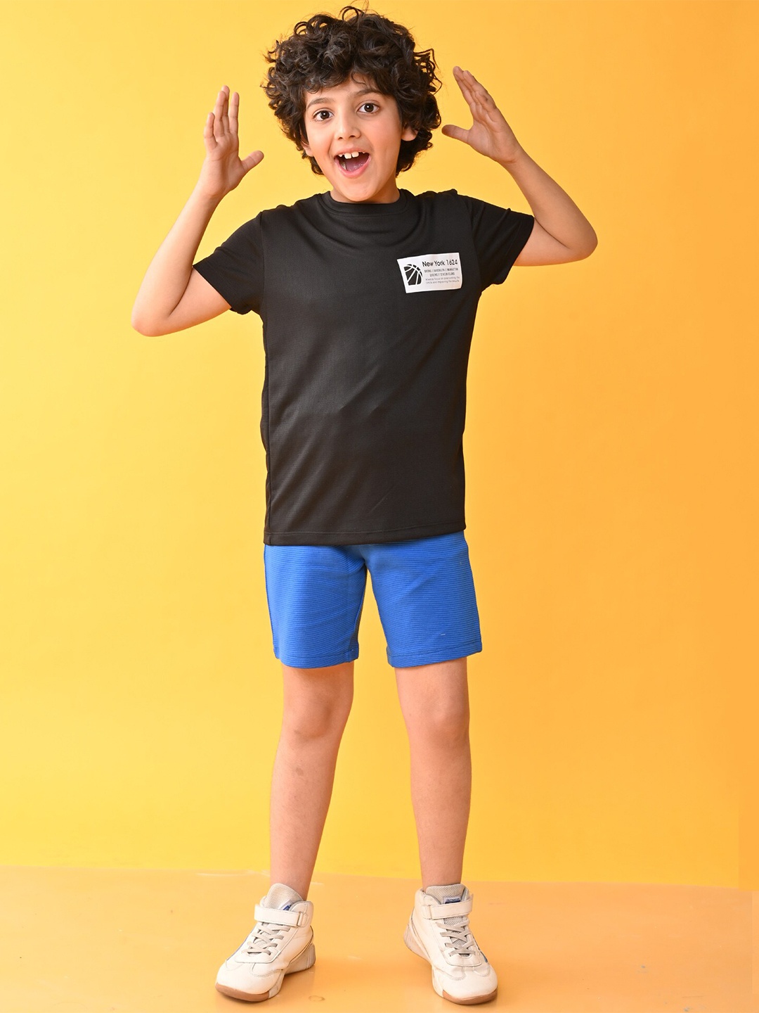 

Anthrilo Boys Printed T-shirt with Shorts, Black