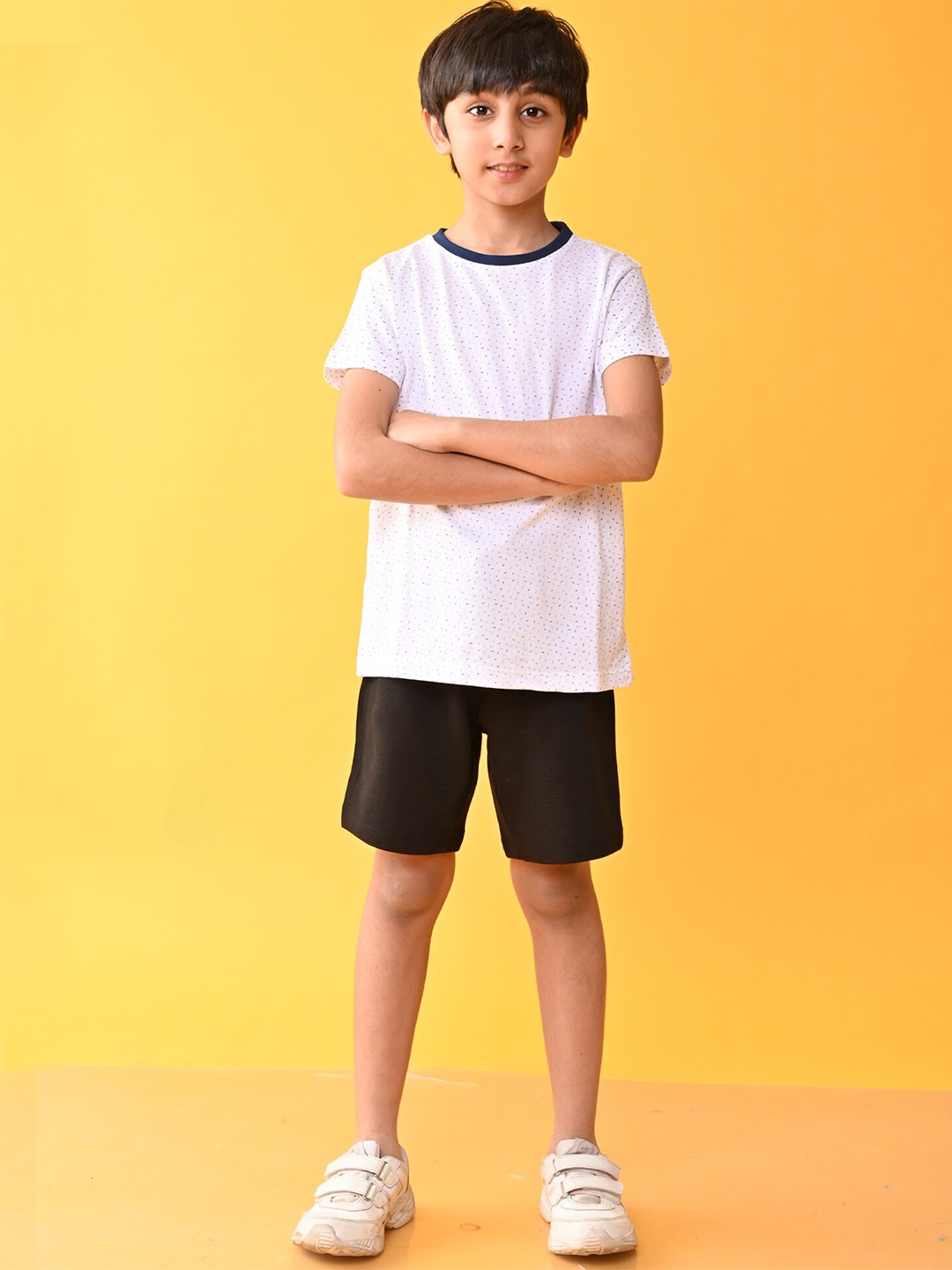 

Anthrilo Boys Printed T-shirt with Shorts, White