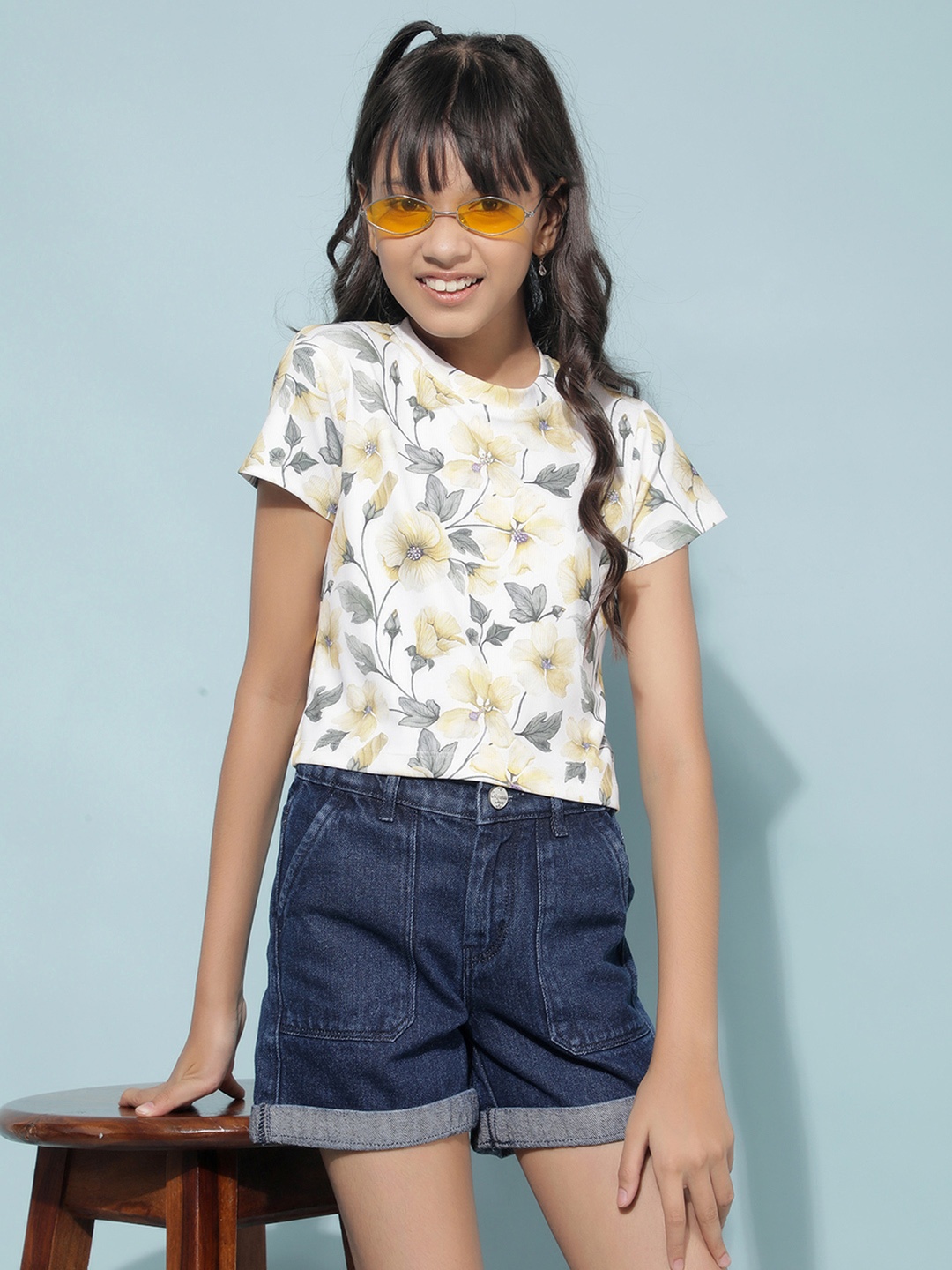 

Crimsoune Club Girls Floral Printed Slim Fit T-shirt, Yellow