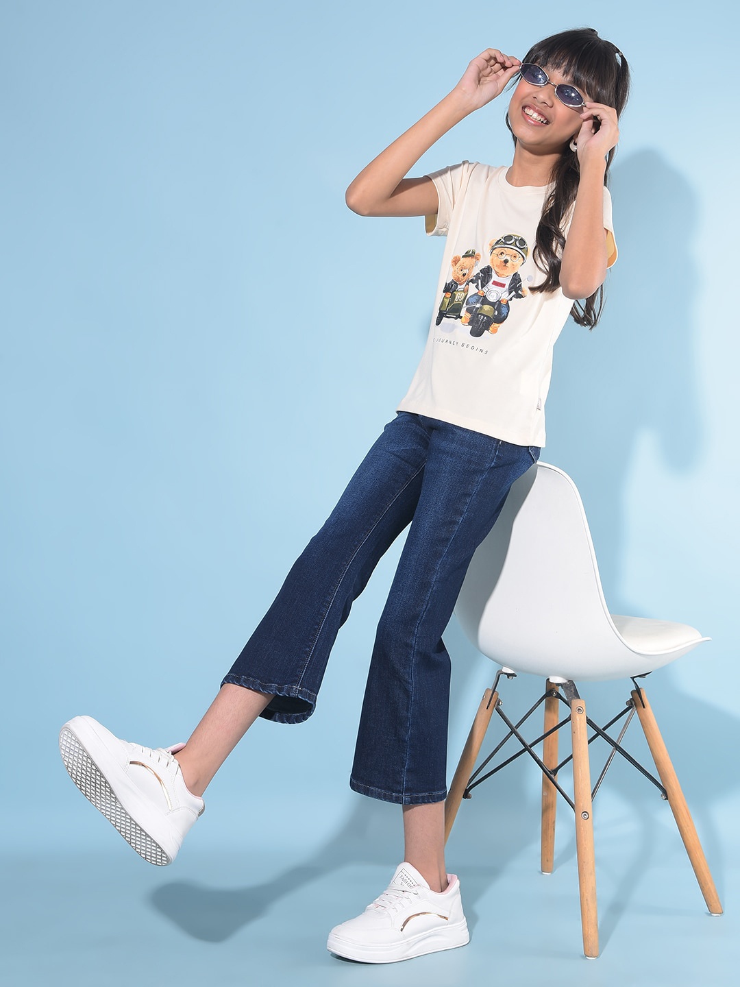 

Crimsoune Club Girls Graphic Printed Slim Fit T-shirt, Beige