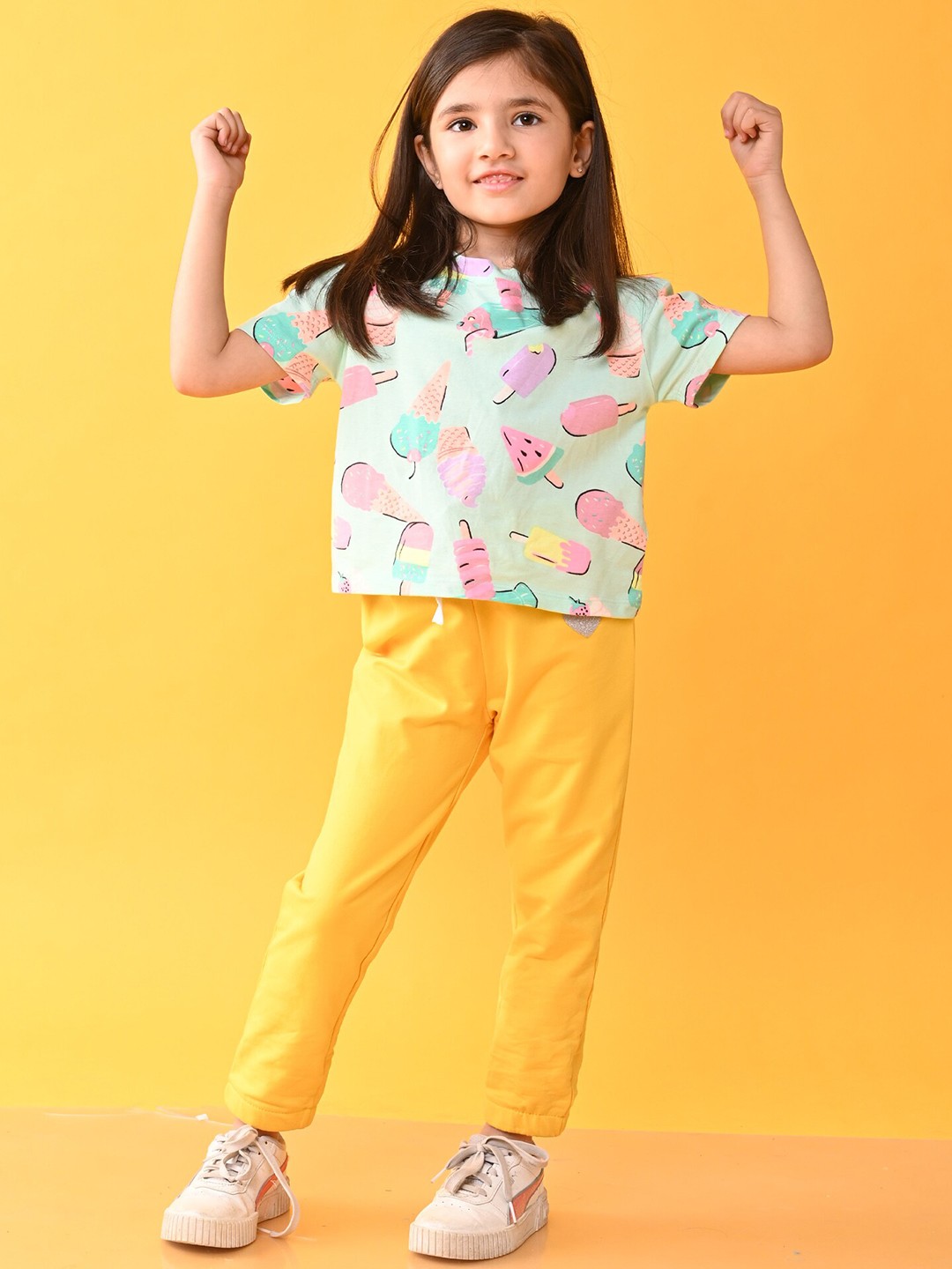 

Anthrilo Girls Printed T-shirt with Trousers, Sea green