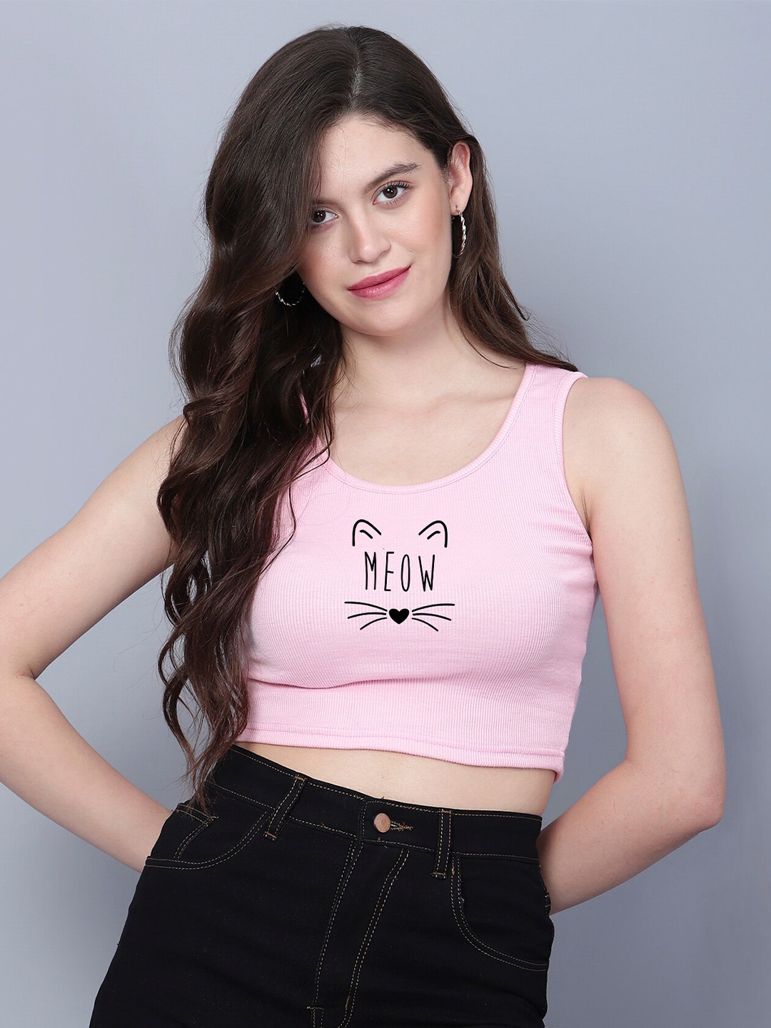 

Fashion And Youth Graphic Printed Round Neck Fitted Crop Top, Pink