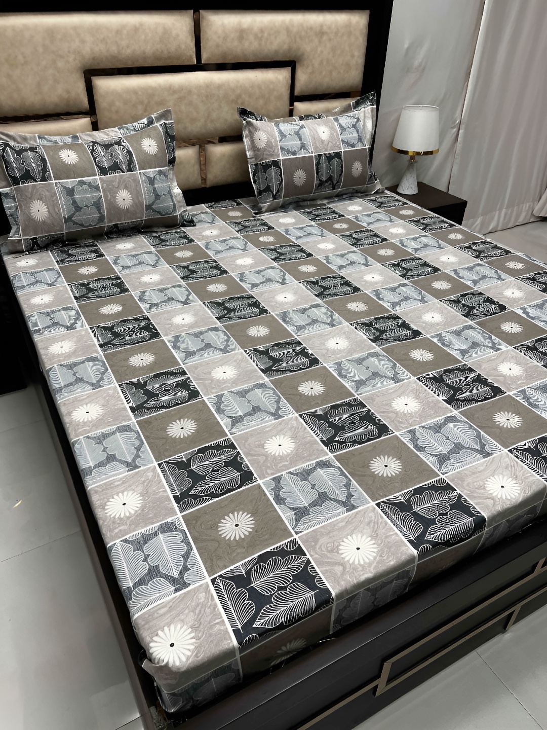 

Pure Decor Olive Green & White Floral Queen Bedsheet with 2 Pillow Covers