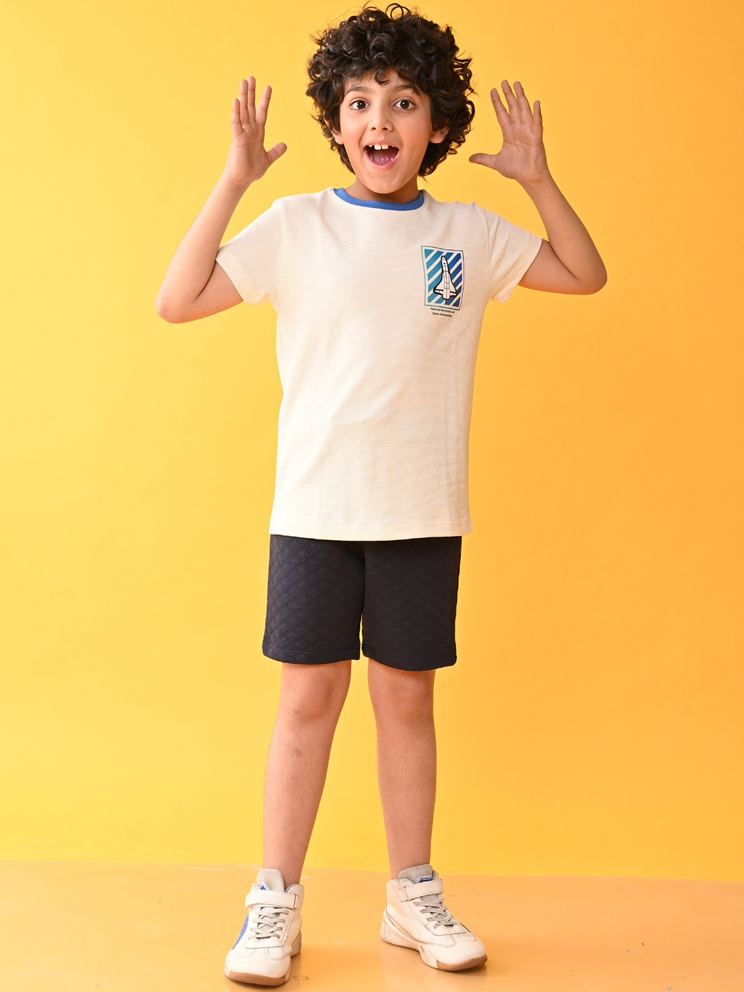 

Anthrilo Boys Printed T-shirt with Shorts, White