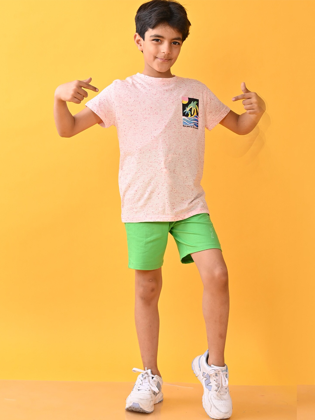 

Anthrilo Boys Printed T-shirt with Shorts, Pink