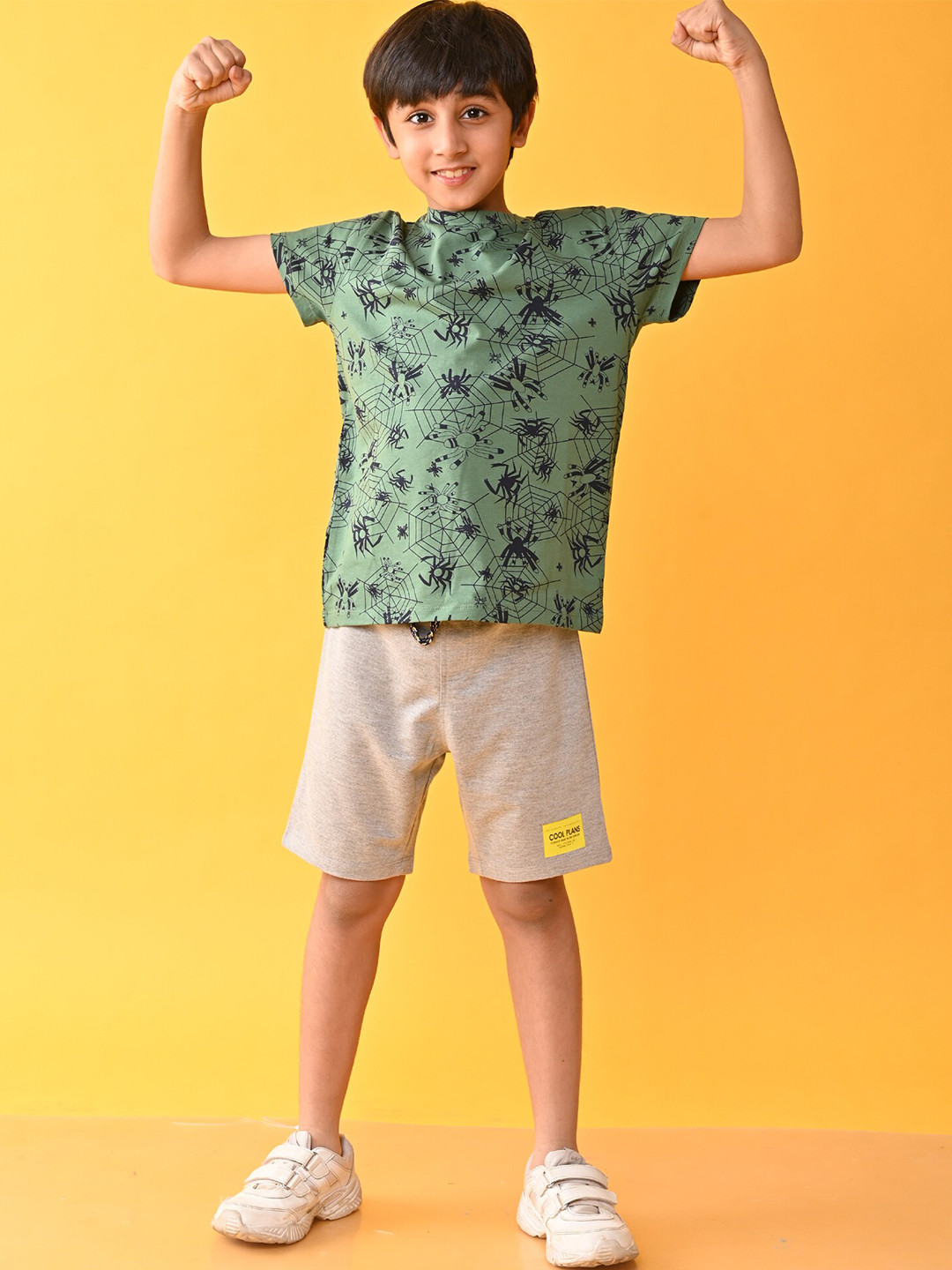 

Anthrilo Boys Printed T-shirt with Shorts, Green