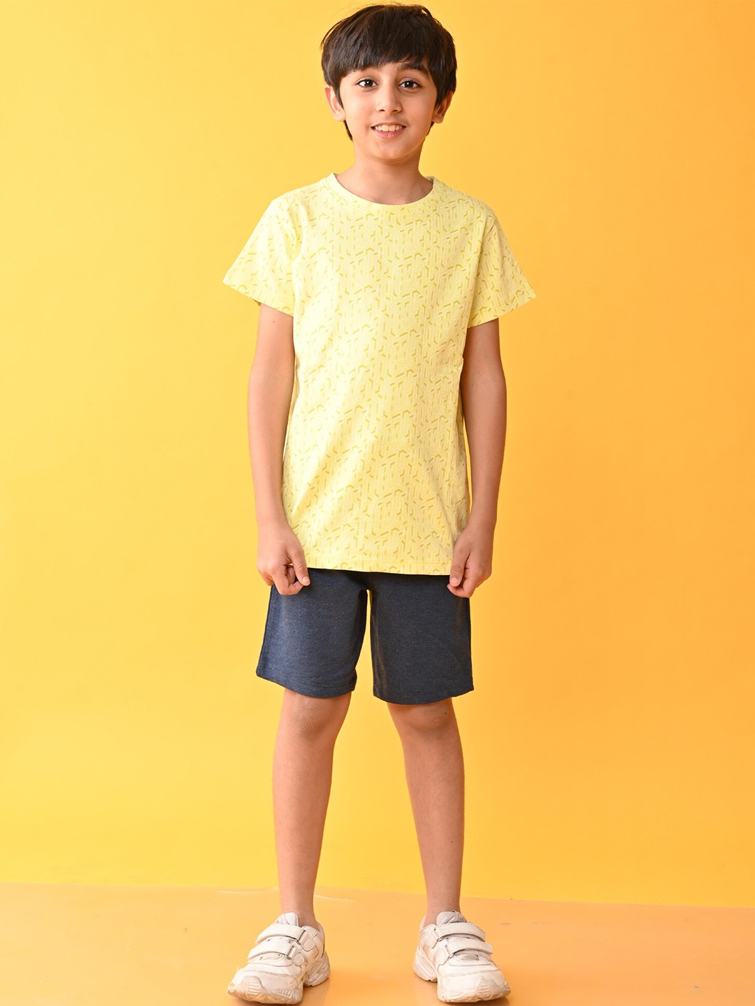 

Anthrilo Boys Printed T-shirt with Shorts, Yellow