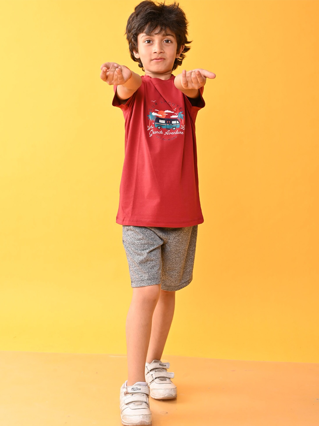 

Anthrilo Boys Printed T-shirt with Shorts, Maroon