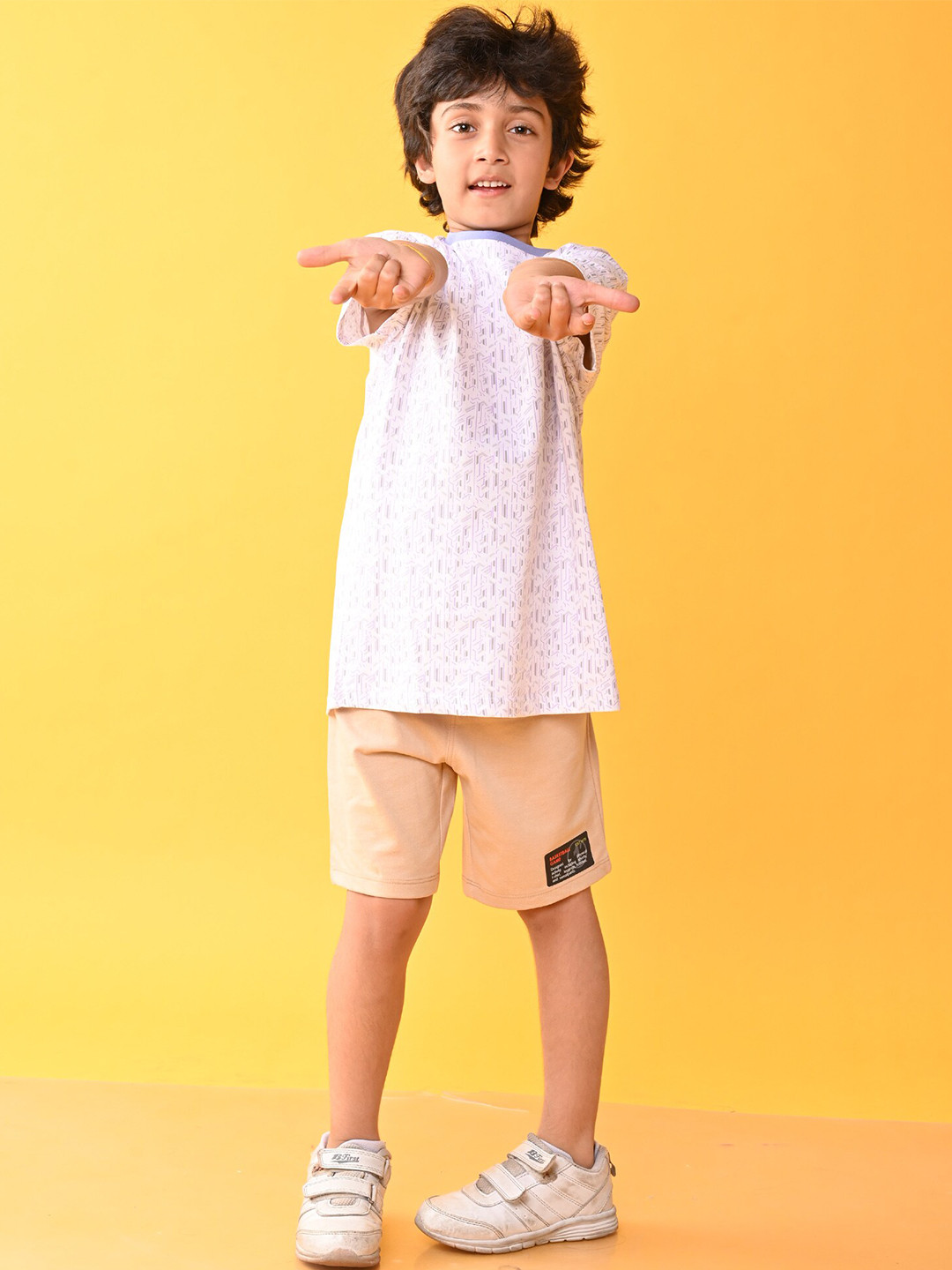 

Anthrilo Boys Printed T-shirt with Shorts, White