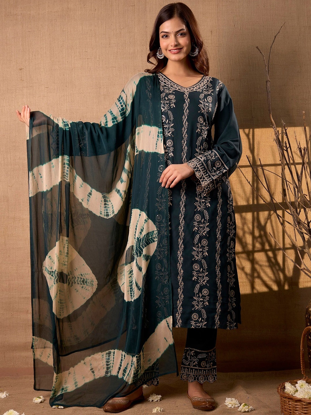 

Charu Women Floral Embroidered Regular Thread Work Kurta with Trousers & With Dupatta, Teal