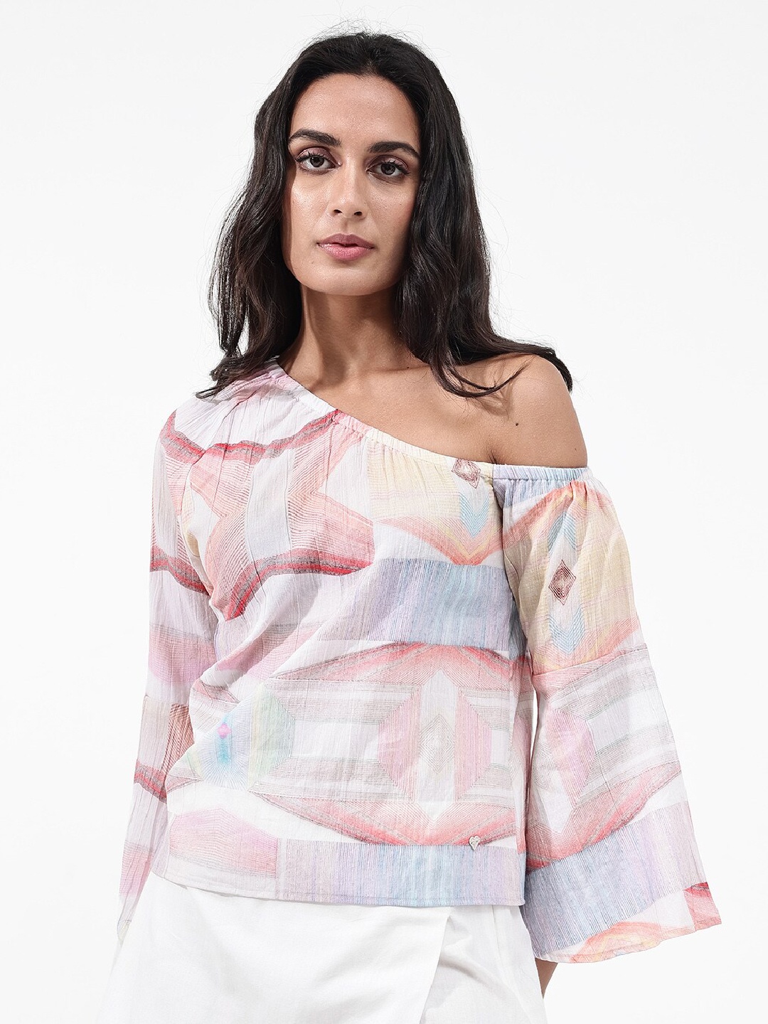

RAREISM Leightono Abstract Print One Shoulder Flared Sleeves Cotton Top, White