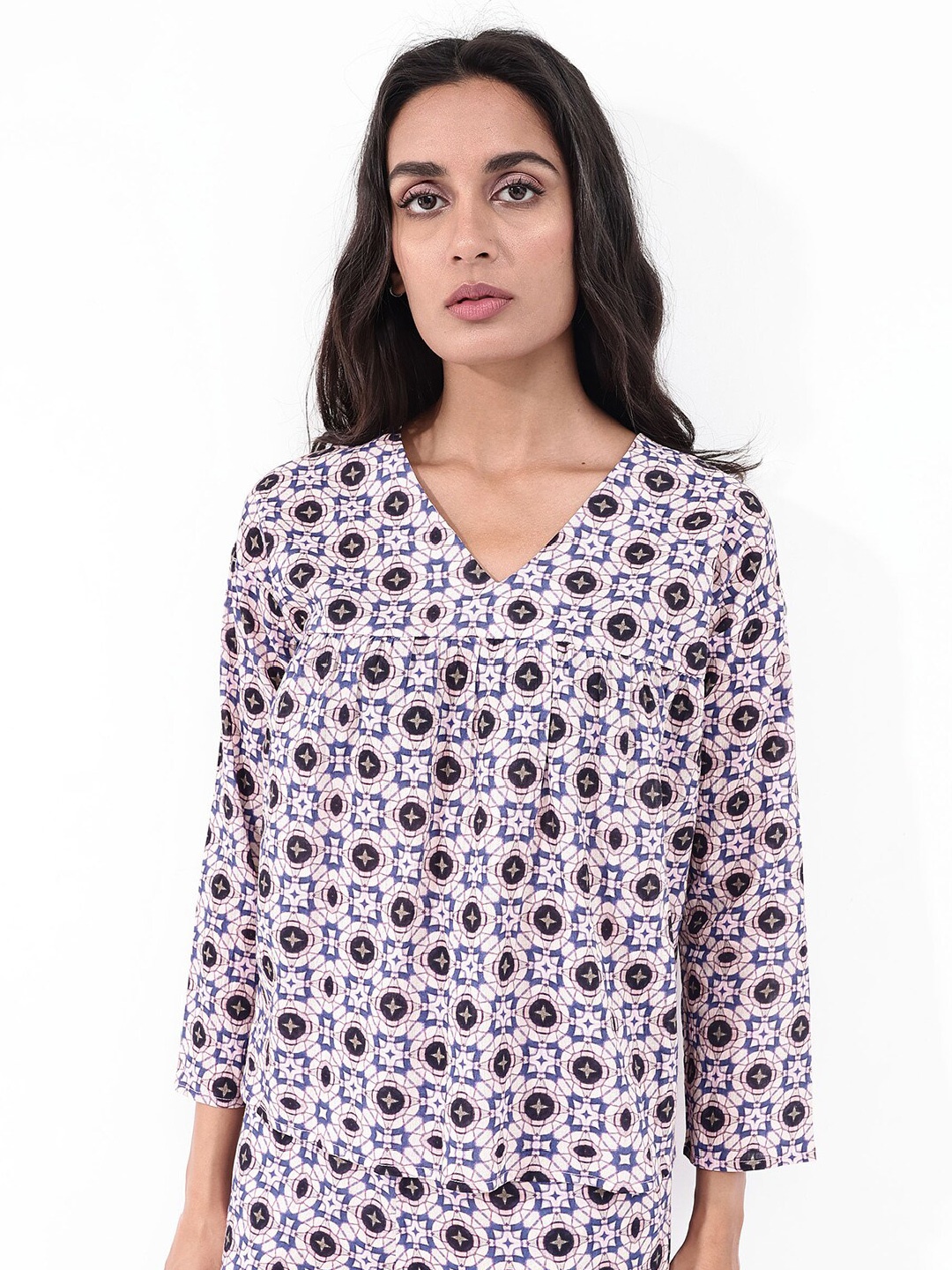 

RAREISM Rinatao-t Geometric Print V-Neck Cotton Top, Pink