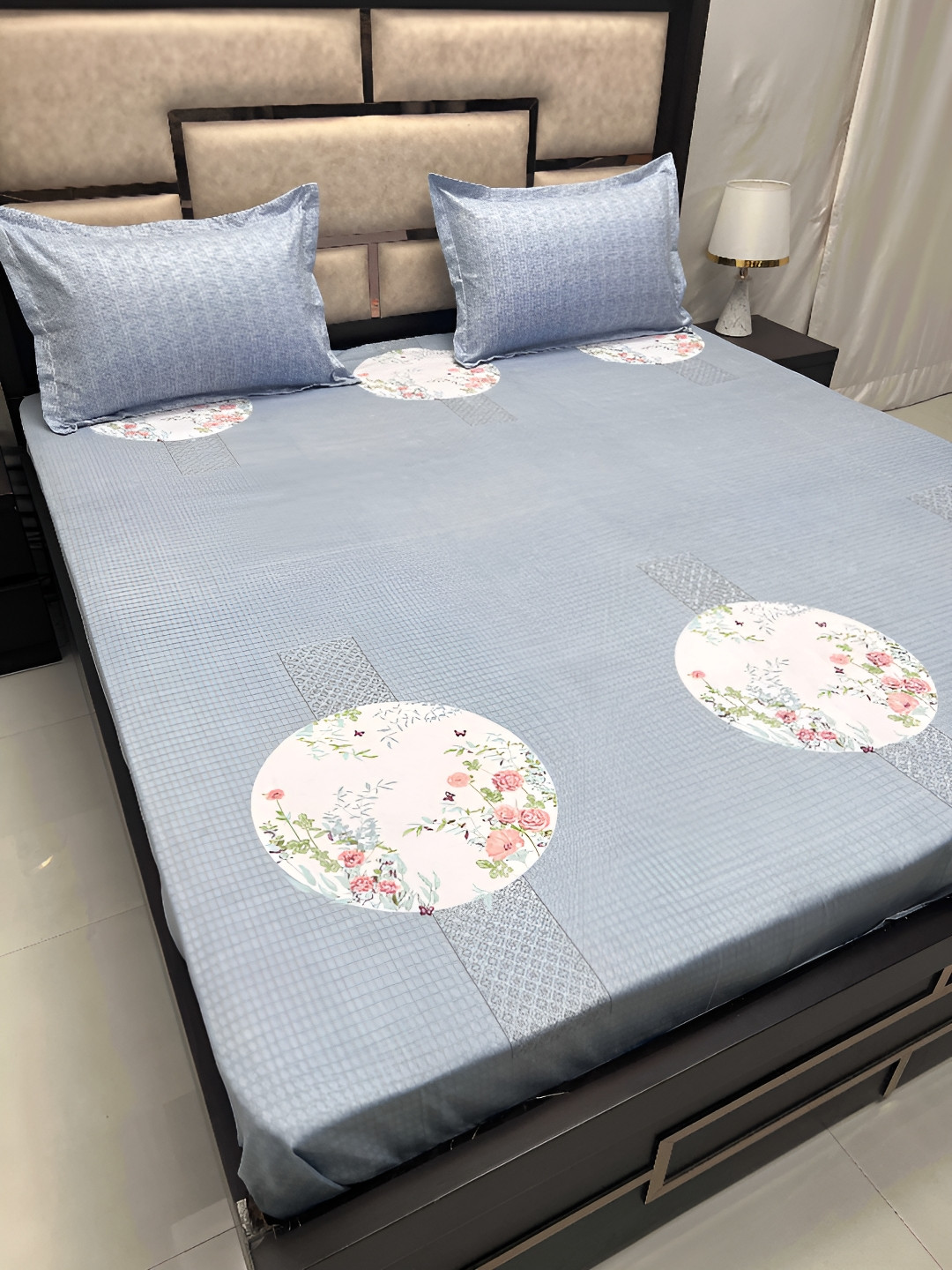 

Pure Decor Blue & White Floral King Bedsheet with 2 Pillow Covers