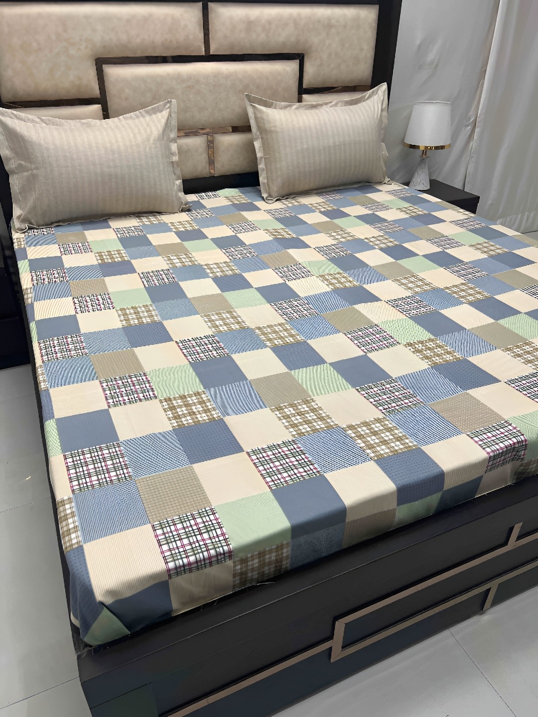 

Pure Decor Blue & Green Geometric King Bedsheet with 2 Pillow Covers