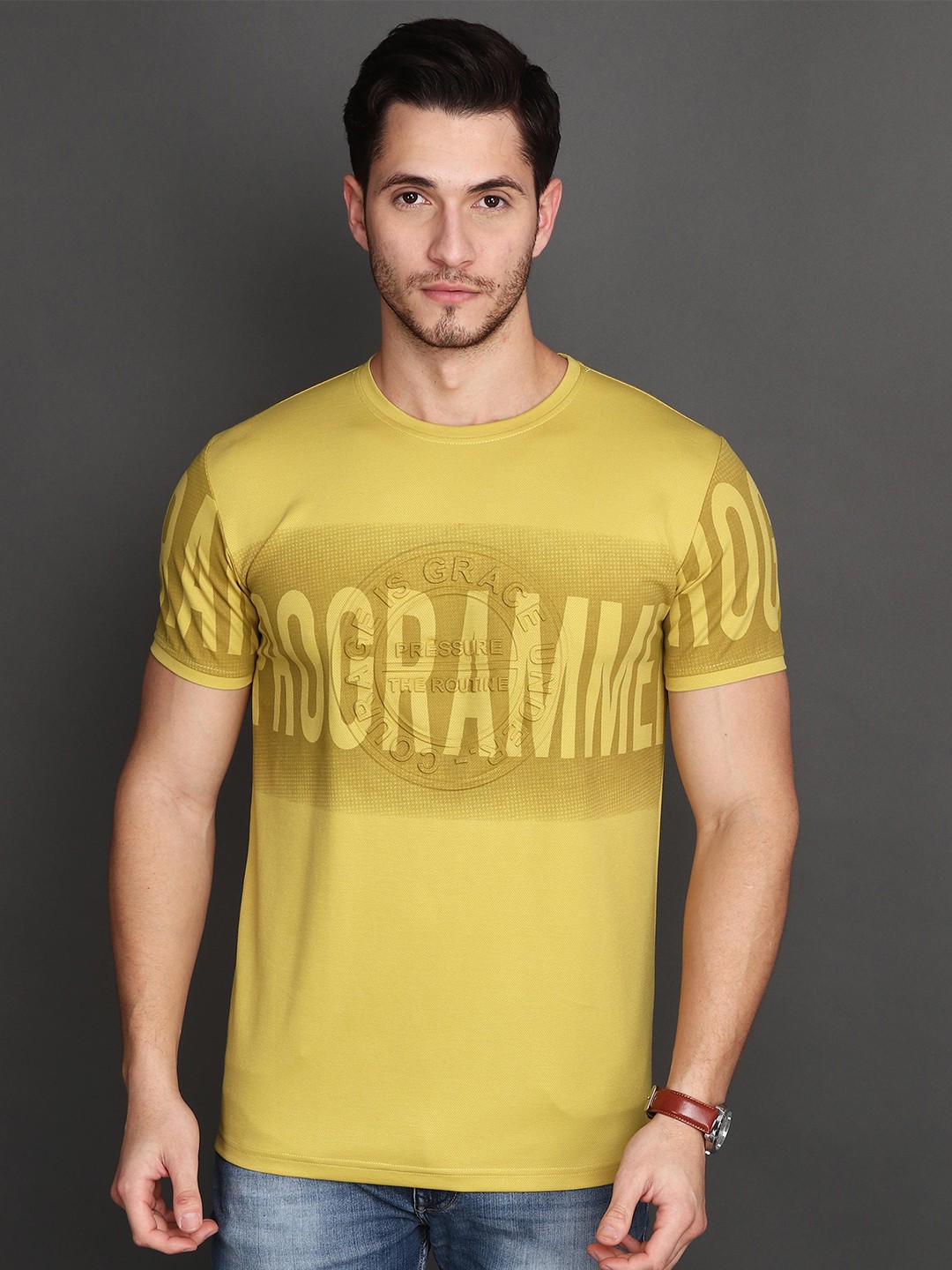 

Albion Men Typography Printed Pockets T-shirt, Yellow