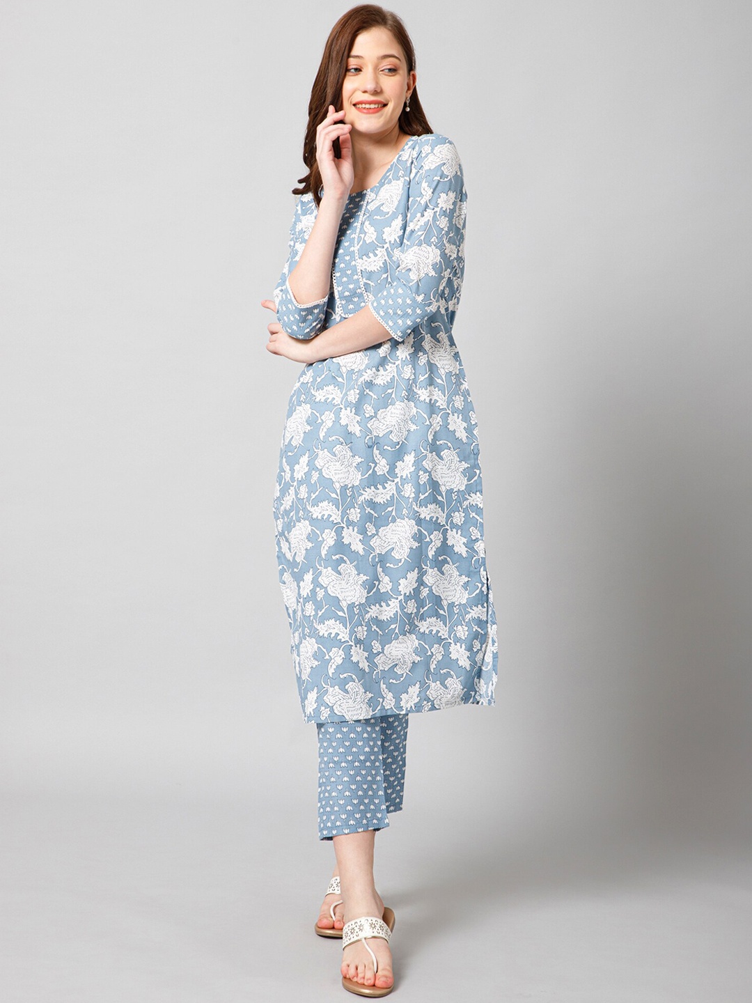 

MAHALASA Women Floral Printed Regular Kurti with Pyjamas, Blue