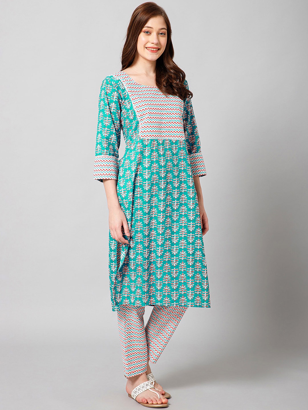

MAHALASA Women Ethnic Motifs Printed Regular Patchwork Kurti with Pyjamas, Turquoise blue