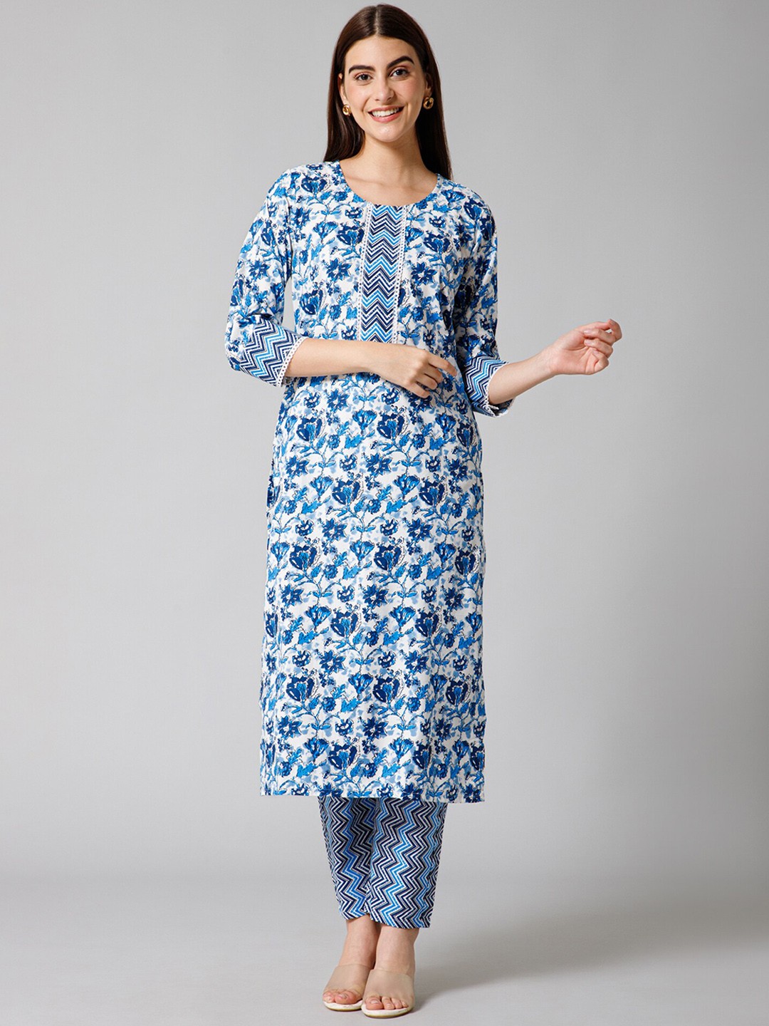 MAHALASA Women Floral Printed Regular Kurta with Pyjamas, Blue