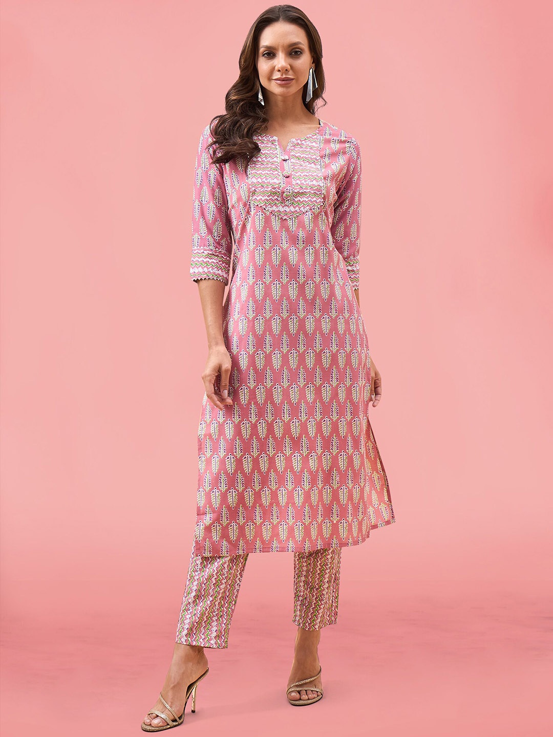 

MAHALASA Women Ethnic Motifs Printed Regular Kurta with Trousers, Peach
