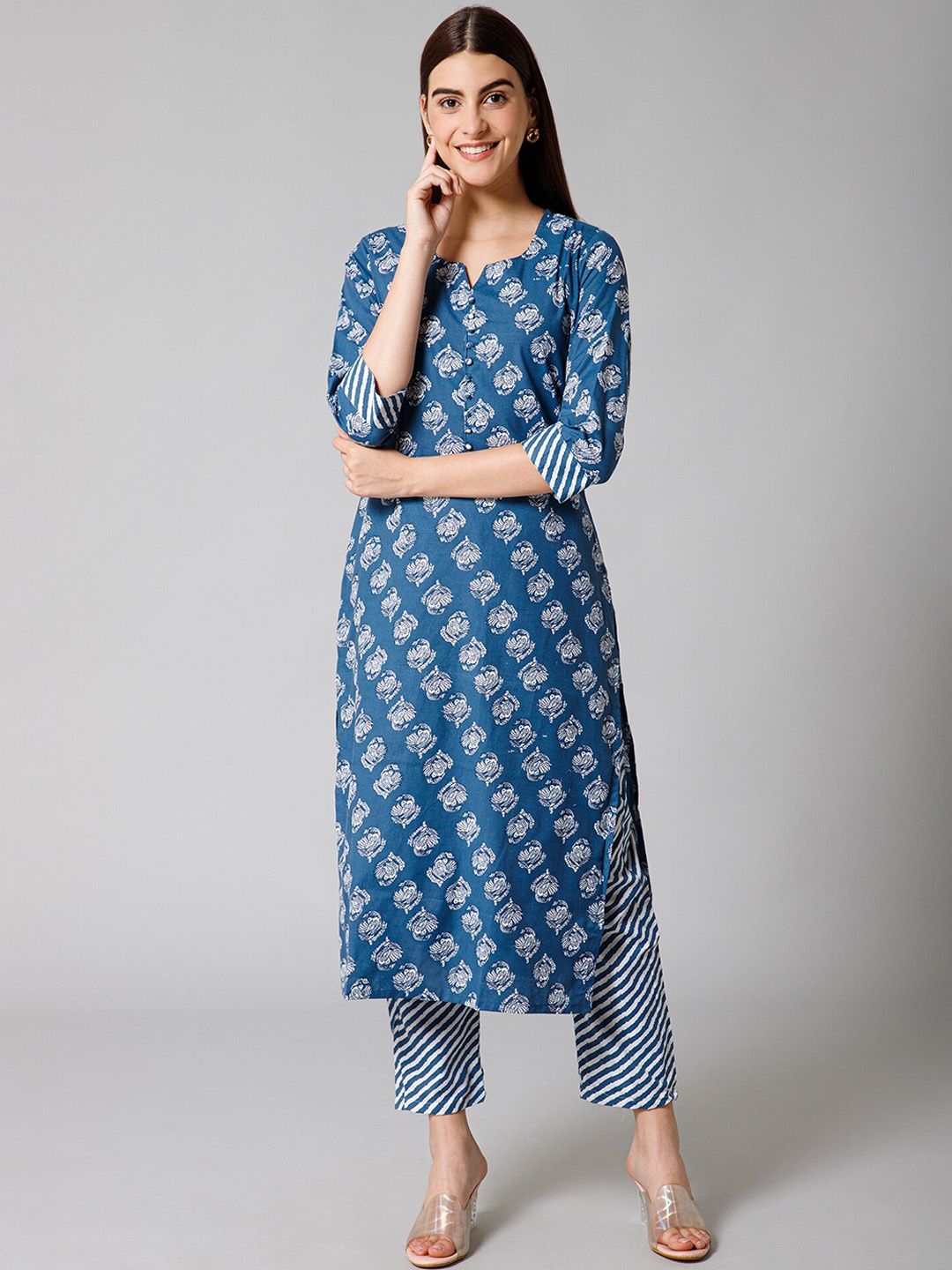 

MAHALASA Women Ethnic Motifs Printed Regular Kurta with Trousers, Blue