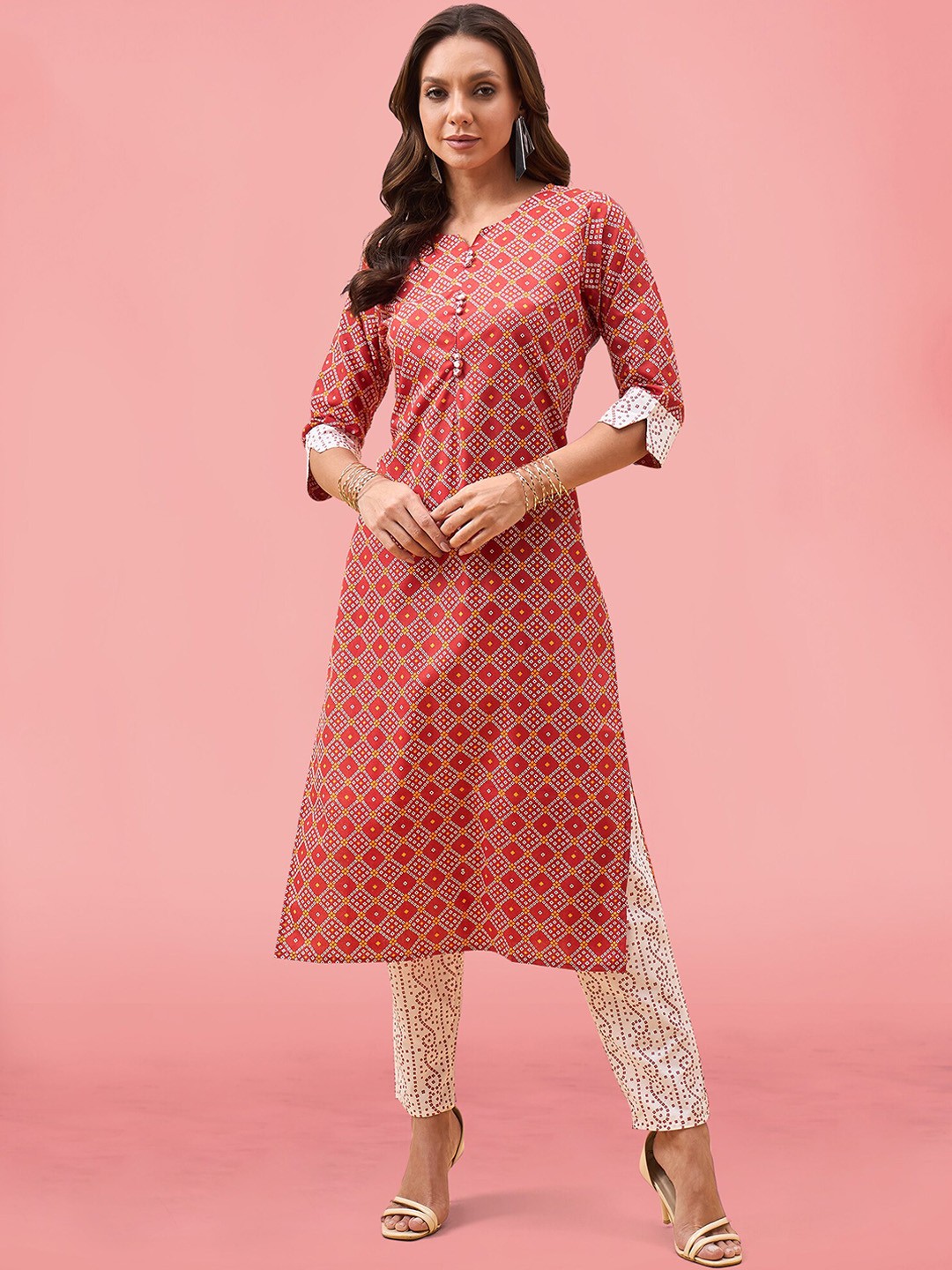 

MAHALASA Women Bandhani Printed Regular Kurti with Pyjamas, Maroon