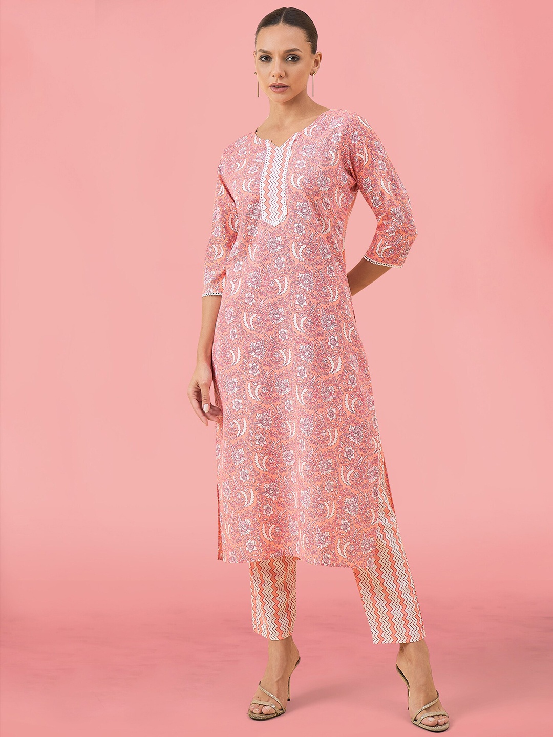 

MAHALASA Women Floral Printed Regular Kurta with Trousers, Pink