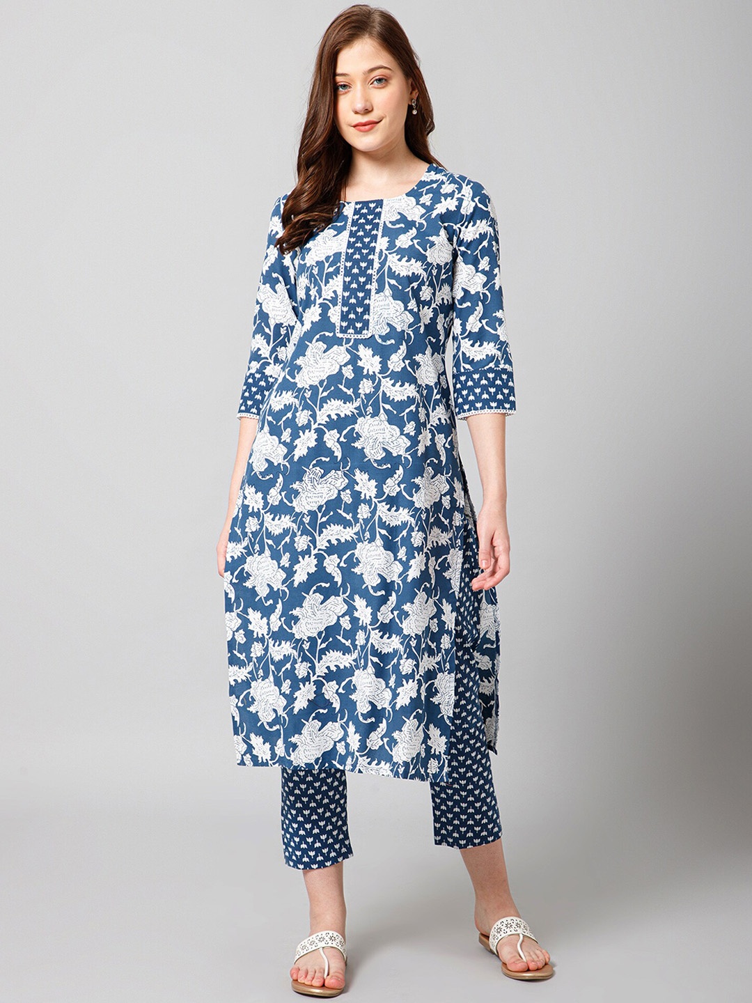 

MAHALASA Women Floral Printed Regular Kurta with Pyjamas, Blue