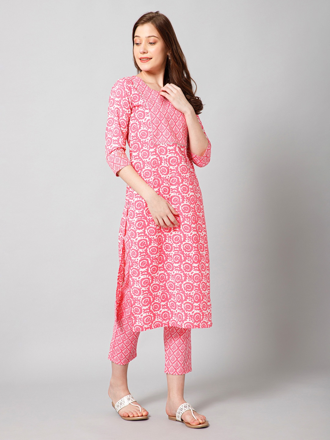 

MAHALASA Floral Printed Kurta with Trousers, Pink