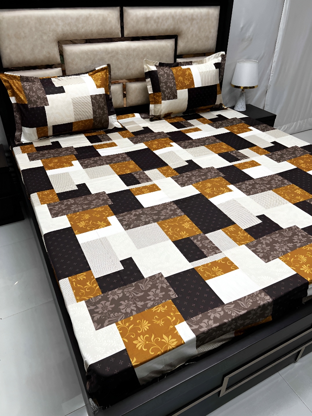 

Pure Decor Brown & White Floral 300 TC King Bedsheet with 2 Pillow Covers