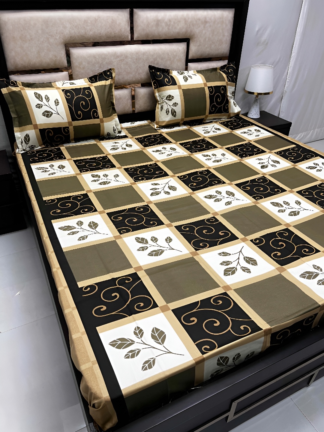 

Pure Decor Green & White Floral 300 TC King Bedsheet with 2 Pillow Covers