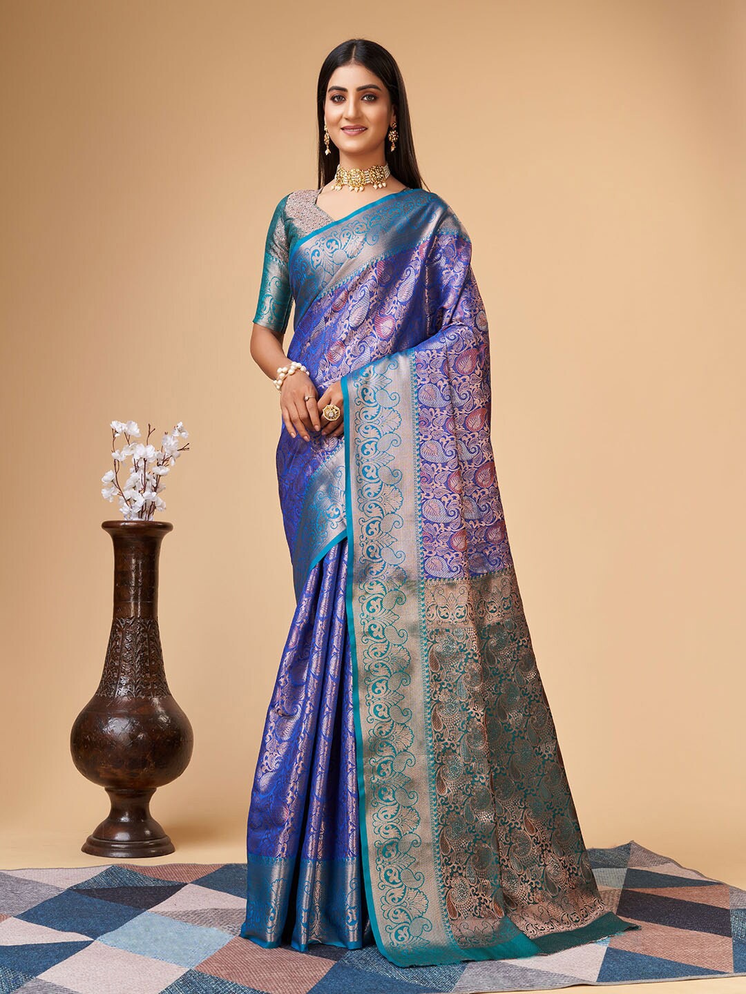 

MARGI DESIGNERS Ethnic Motifs Zari Silk Blend Kanjeevaram Saree, Blue