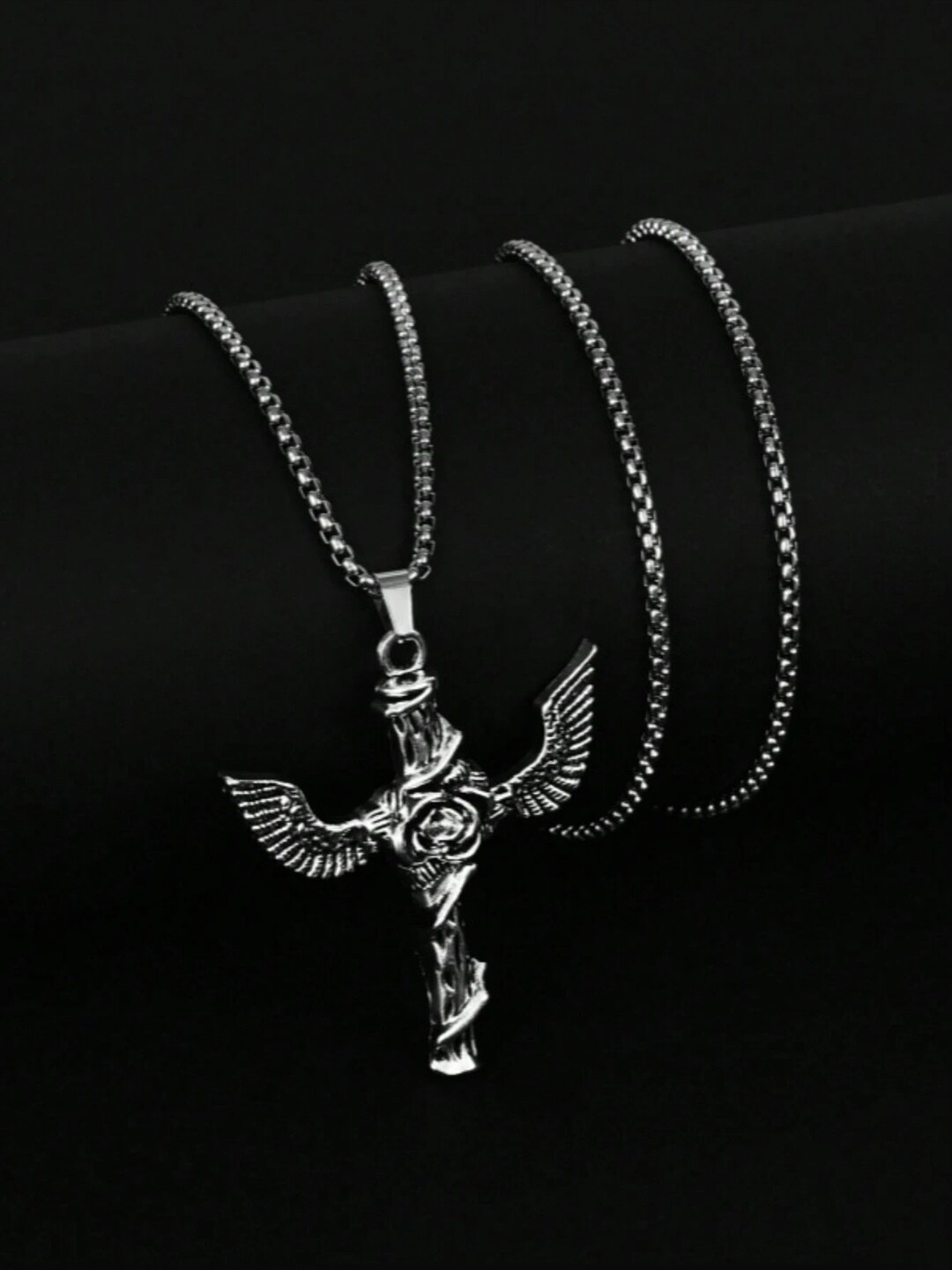 

VAGHBHATT Silver-Plated Cross-Charm Pendant With Chain