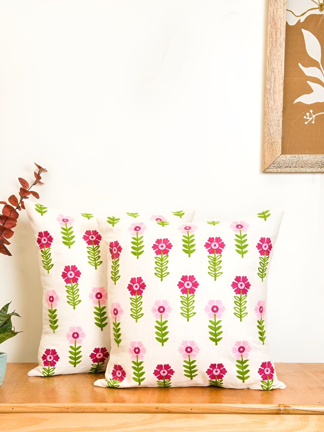 

TARAN LIVING White & Green Set of 2 Embroidered Square Cushion Covers