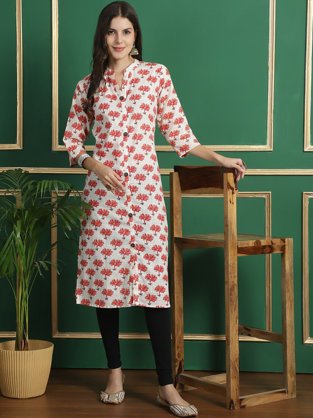 

Grancy Women Floral Printed Thread Work Kurta, Pink