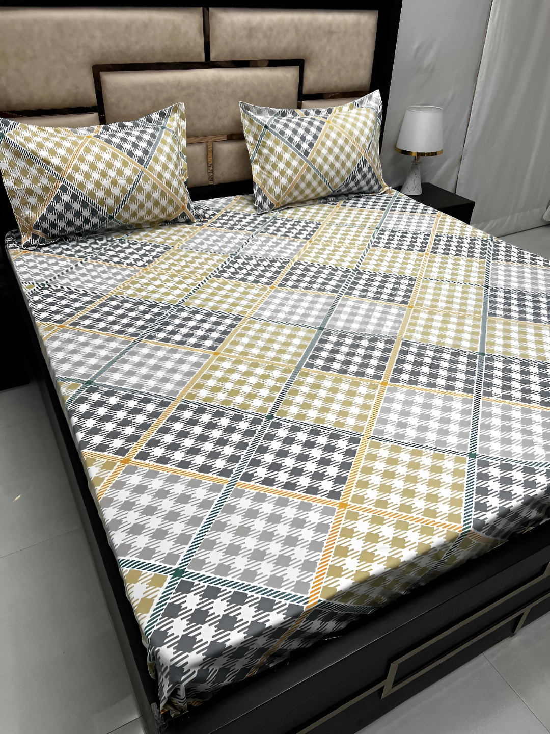 

Pure Decor White & Grey Geometric Queen Bedsheet with 2 Pillow Covers