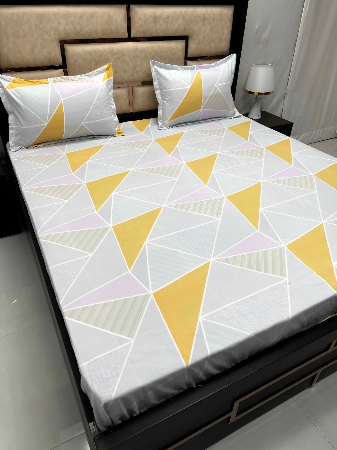 

Pure Decor Yellow & Purple Geometric Queen Bedsheet with 2 Pillow Covers