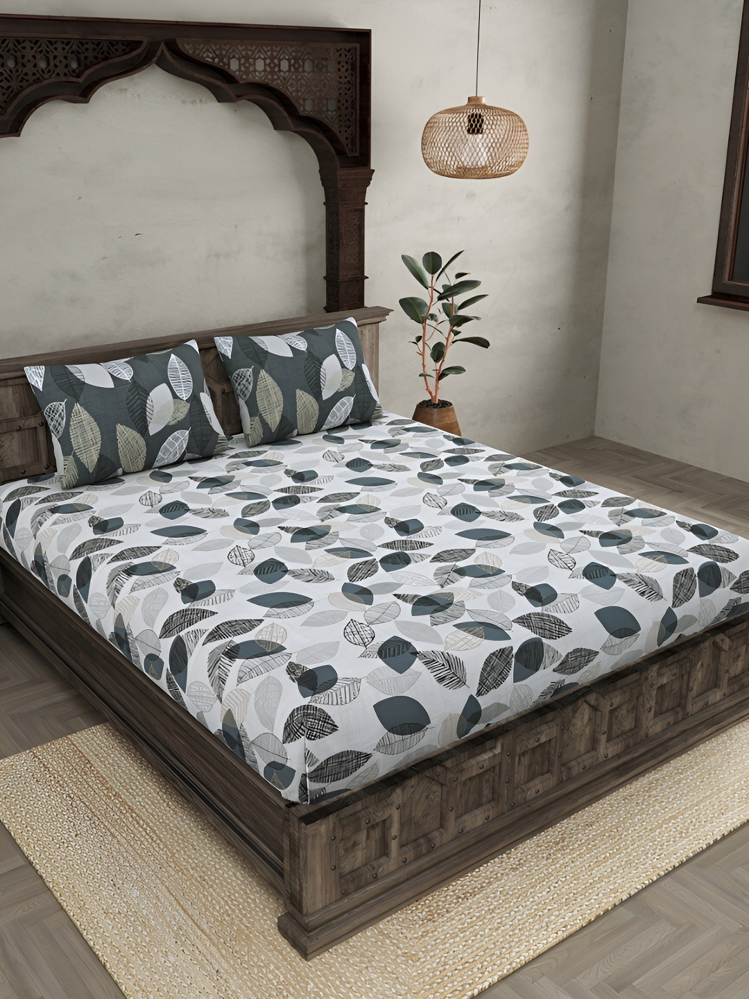 

JAIPUR FABRIC White & Blue Floral Cotton 4 Piece Double King Fine Bedding Set